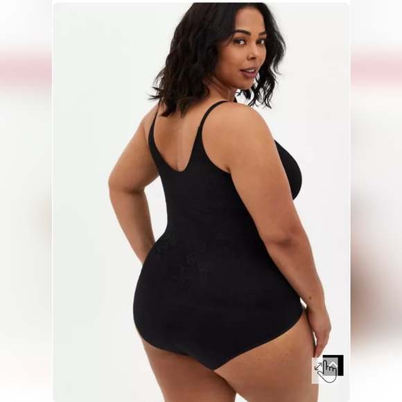 NWT Torrid Sz 3(22-24) Black Lace 360 Smoothing Bodysuit - Picture 2 of 9